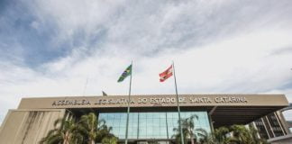 Concurso ALESC: inscrições abertas! Iniciais até R$ 12,4 mil Concurso ALESC